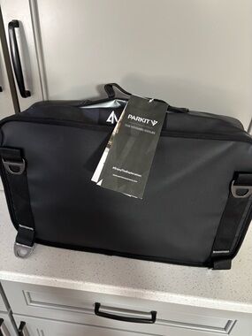New Parkit Voyager Black Insulated Cooler for Camp Beach Chair 15 Can Capacity